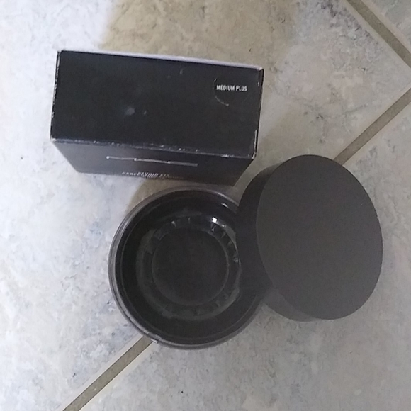 NEW Mac (Med Plus) Studio Fix perfecting powder - Picture 2 of 4